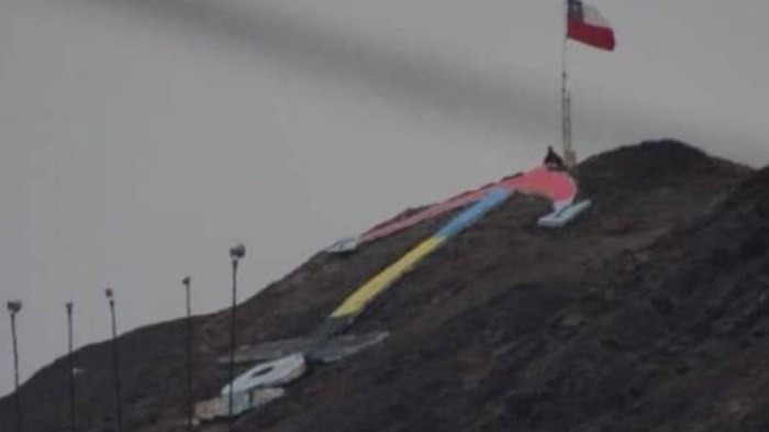 Ancla de Antofagasta fue pintada con colores de bandera de Colombia