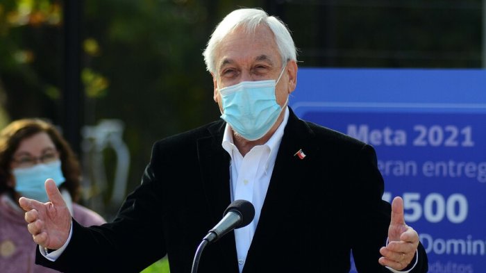 Piñera entregó 17.500 títulos de dominio con foco en adultos mayores y mujeres