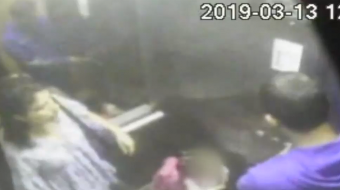 Techo de ascensor cayó sobre niña de 2 años: Familia presentó querella y pide justicia