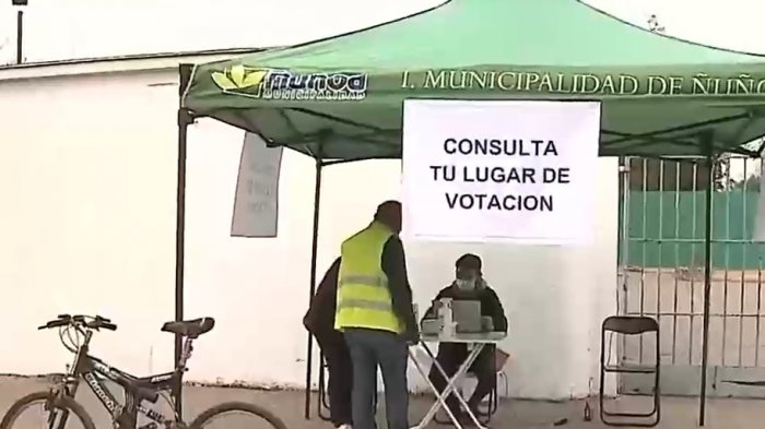 Los perdidos de las elecciones: Cambios en los locales de votación confundieron a votantes