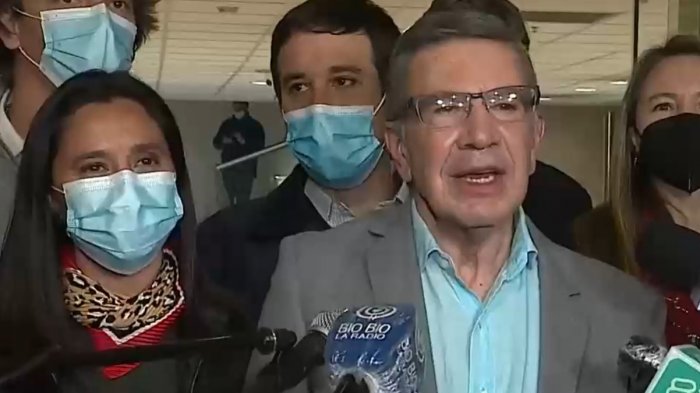 Lavín celebró triunfo de Peñaloza en Las Condes: 