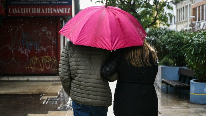 El tiempo también cambió: Esta vez las lluvias de la zona central alcanzarían Santiago