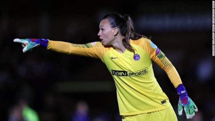 Tiane Endler nuevamente en la lista de las mejores de Europa: Está en el equipo ideal de la Champions