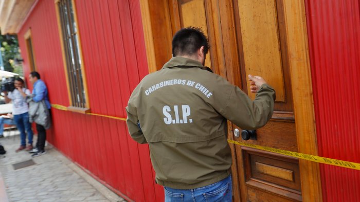 Chofer de camión cargado con vino acusó supuesto robo, pero fue descubierto con los productos en su casa