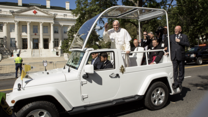 Papa Francisco estrenará el primer papamóvil totalmente eléctrico