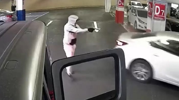 Peligro en los malls: Aumentan los robos en estacionamientos de centros comerciales