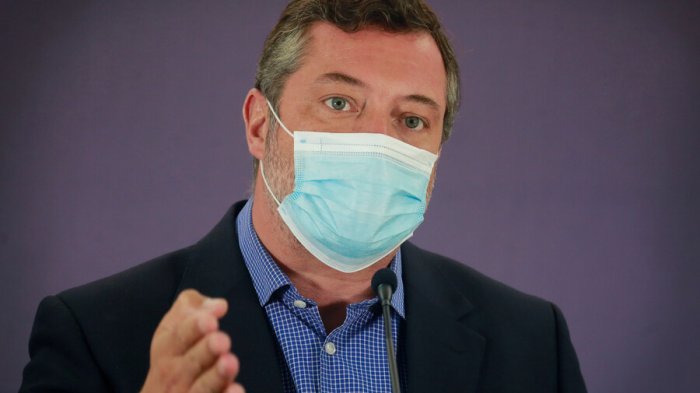 “Esto es propio de regímenes autoritarios”: Sebastián Sichel criticó al gobierno por mantener el toque de queda