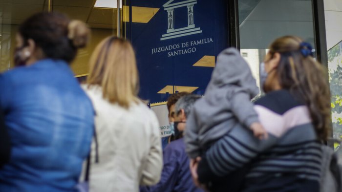 La lucha de las madres por conseguir las direcciones de deudores de pensiones alimenticias