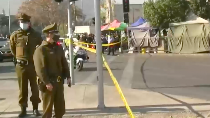 Carabinero hirió de bala a uno de los delincuentes que intentó asaltar a un hombre tras salir de un banco