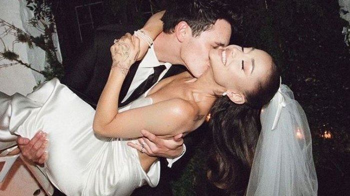 Ariana Grande reveló las primeras fotos de su íntimo matrimonio