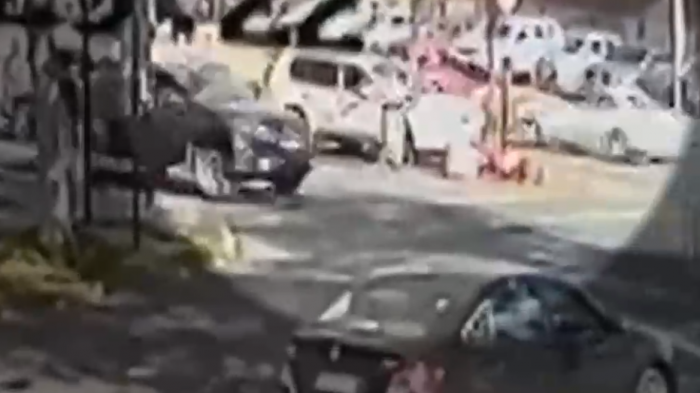 Motociclista agredió a conductor en Vitacura: 