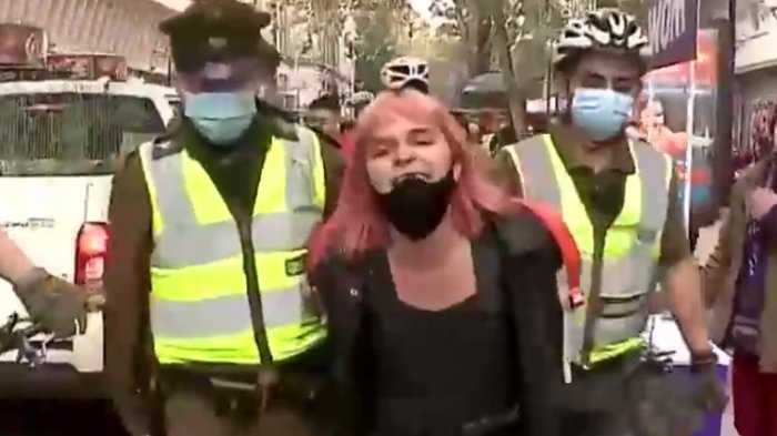 Detienen a Camila Moreno en pleno Paseo Ahumada: Habría increpado a carabineros