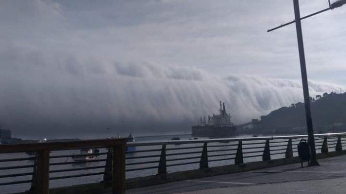 ¡De película! Espectacular invasión nubosa causó sorpresa en la costa central