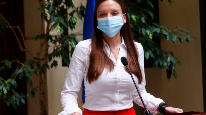 Camila Flores pide al gobierno dar bono especial de $200 mil a todos los adultos mayores