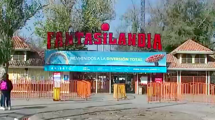 Reapertura de Fantasilandia estuvo marcada por largas filas
