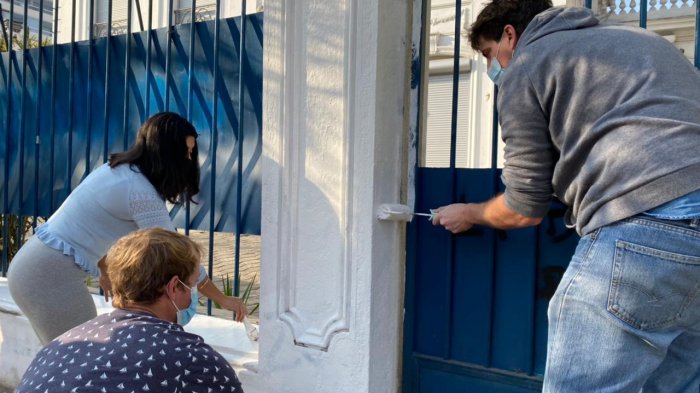 Schalper y jóvenes RN pintaron sede tras ataque: 