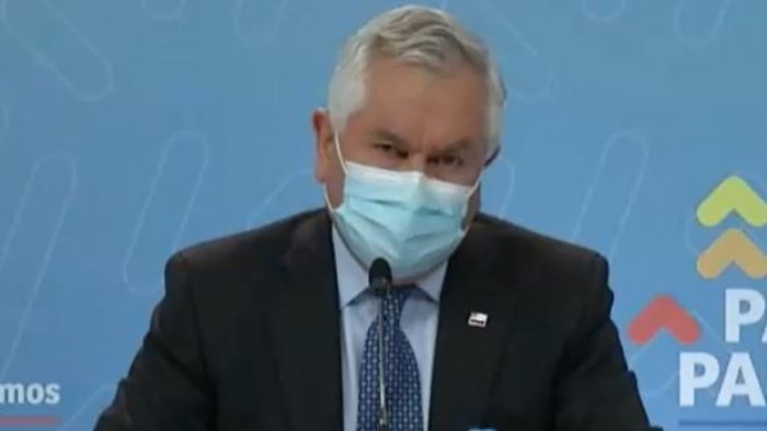 Paris se emocionó al saludar a una prima y cuestionó a influencers que llaman a no vacunarse