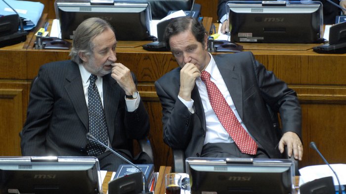 “La UDI pierde un baluarte, el país a un líder”: El mensaje del ministro Hernán Larraín tras la muerte de Jovino Novoa