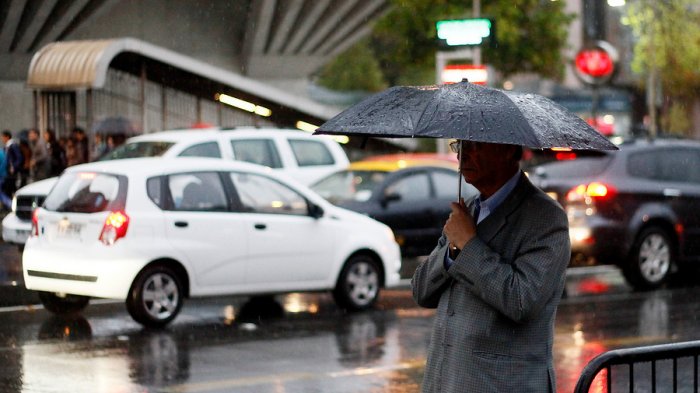 Declaran alerta temprana preventiva en 10 comunas de la RM por precipitaciones