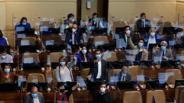 Cámara de Diputados aprobó en general proyecto que tipifica el delito de robo de agua