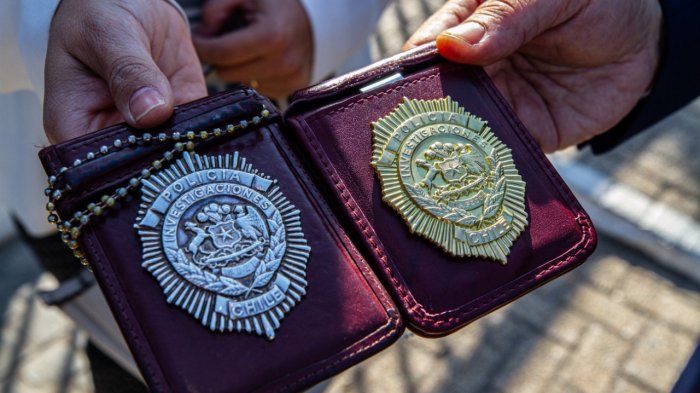 No son falsas: Mira cómo son las nuevas placas de la PDI para que no te engañen los delincuentes