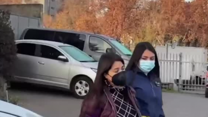 Detienen a mujer que estuvo prófuga durante 9 años tras robar $83 millones de la empresa donde trabajaba