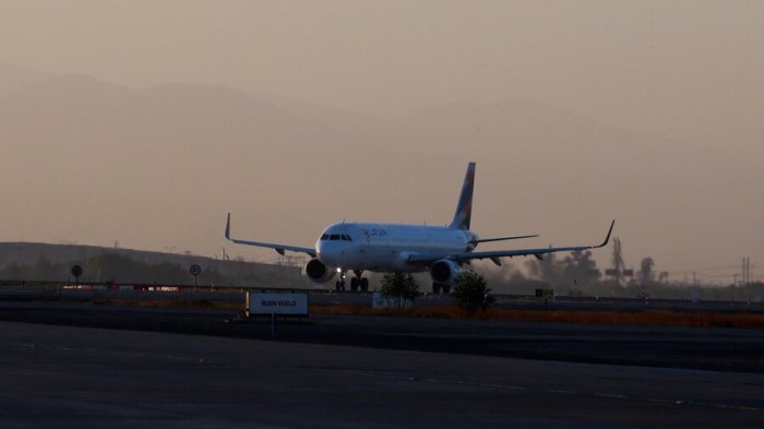 Avión proveniente de Miami sufrió desperfecto durante su aterrizaje en Santiago