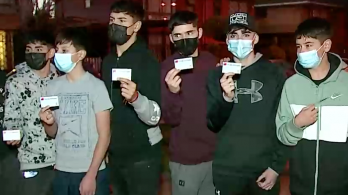 Los primeros en Chile: Niños de delegación deportiva se vacunaron contra el COVID-19