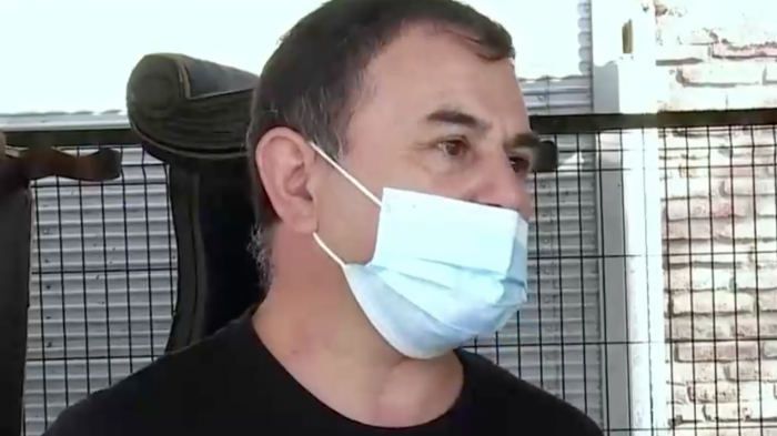 Padre que vive con sus 15 hijos reclama por retención del primer 10% tras petición de ex esposa