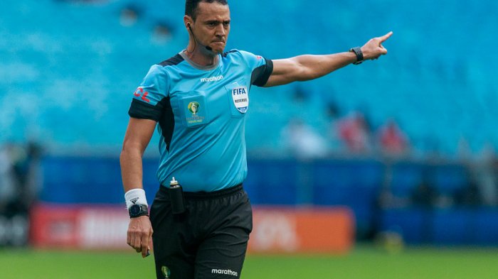 No tocó Aquino: Conmebol anunció que Wilmar Roldán dirigirá el debut de la Roja en la Copa América