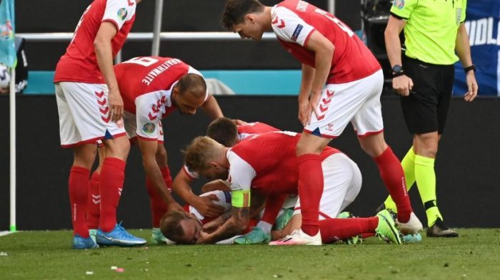 Christian Eriksen se estabilizó y está despierto tras desplomarse en pleno partido de la Eurocopa