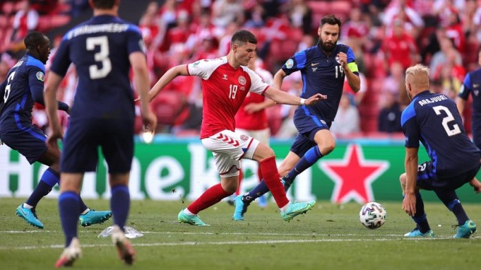 Finlandia hizo historia y derrotó a Dinamarca en un duelo marcado por el desplome de Christian Eriksen