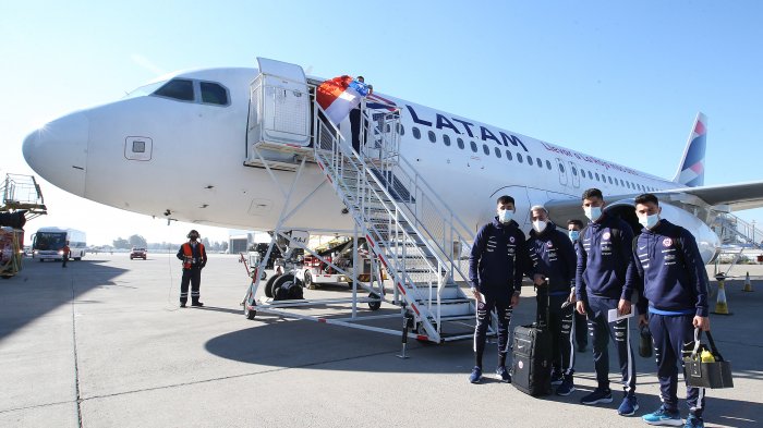 Sin Alexis Sánchez, la Roja emprendió rumbo a Brasil para jugar la Copa América