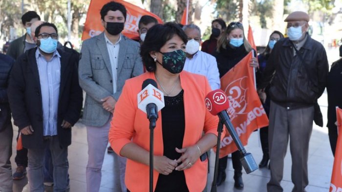 Presidenta del Senado Yasna Provoste llegó a votar junto al candidato a gobernador de Atacama