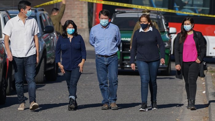 “Queremos hacer una región más justa para todos y todas”: Orrego acudió a votar acompañado por alcaldes DC