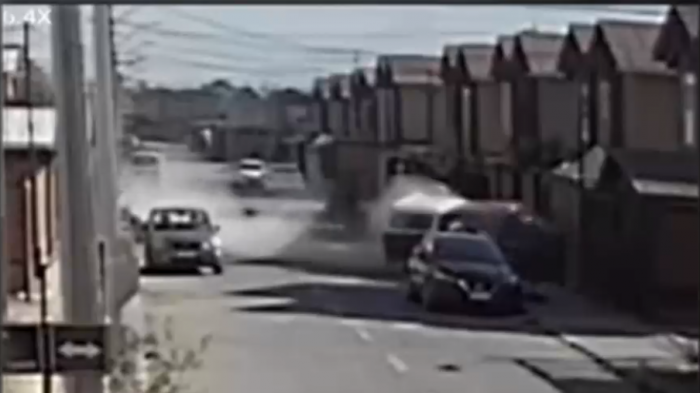 Chocó contra una casa en San Bernardo mientras aprendía a manejar junto a su pareja