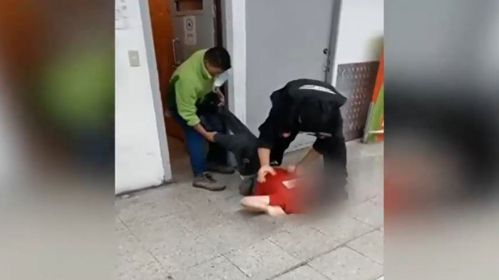 Hombre en situación de discapacidad fue agredido por guardia de supermercado: 