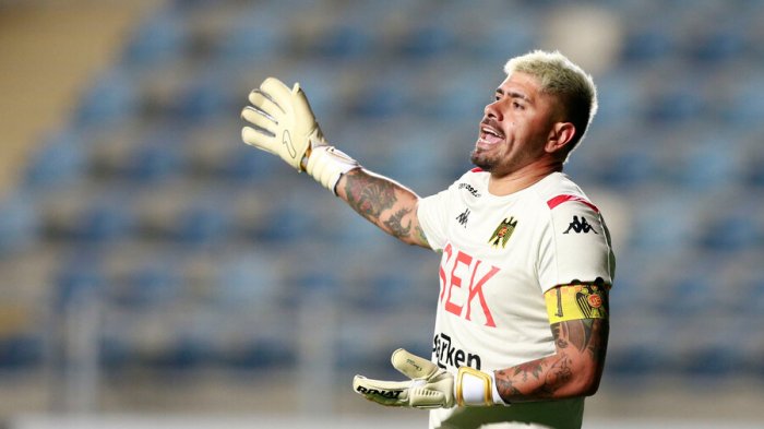 Drástica decisión: U. Española determinó quitarle la capitanía y la titularidad a Diego Sánchez tras su detención