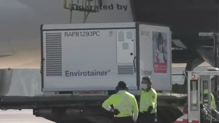 Vacunación COVID-19: Llegó 1 millón de dosis Sinovac y este jueves arribarán 450 mil de Pfizer