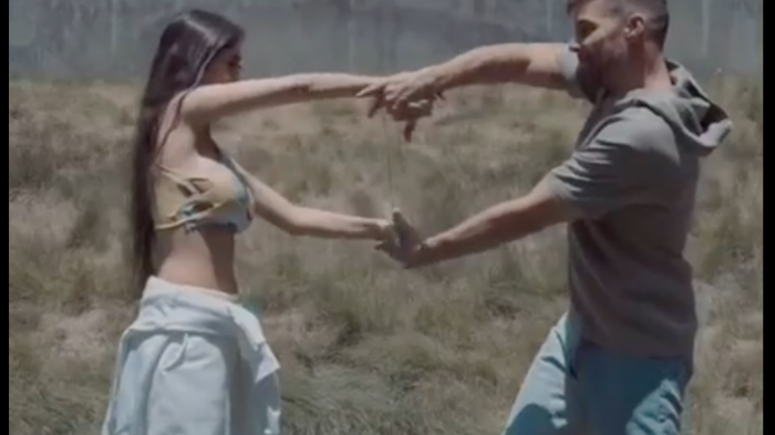 Caídas y risas: El fail de Paloma Mami y Ricky Martin al imitar complejo desafío de TikTok