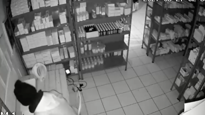 Robaban desde clonazepam hasta viagras: Detienen a banda de delincuentes que asaltaba farmacias