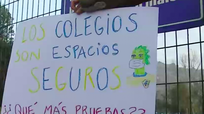 Apoderados protestaron para exigir retorno a clases presenciales