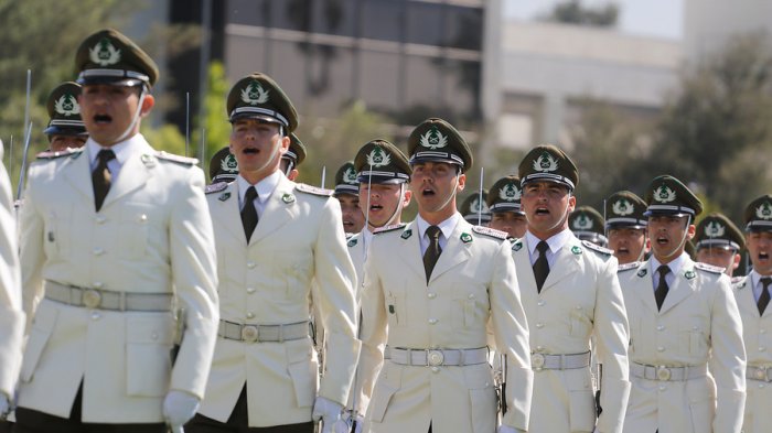 Postulaciones a Escuela de Formación de Carabineros cayeron un 86% en el último año