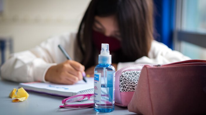 53 semanas sin clases presenciales: Apoderados piden que colegios y jardines sean 