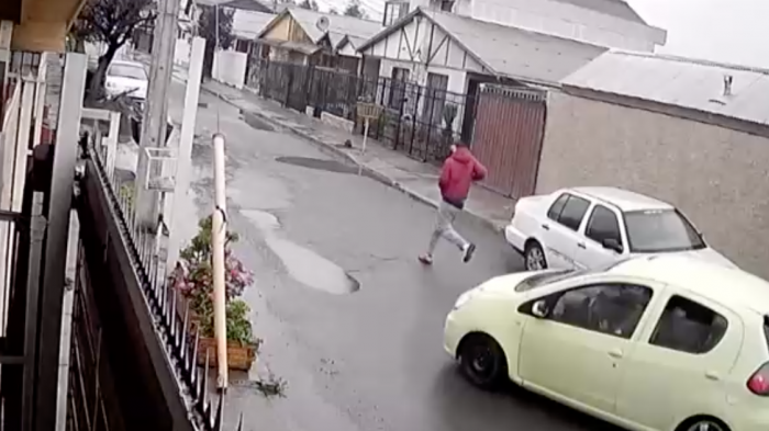 Conductor persiguió y detuvo a adolescente tras intento de robo en Maipú