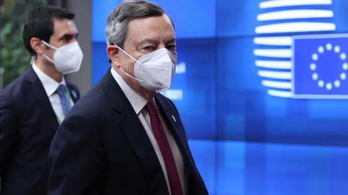 Primer ministro italiano duda de eficacia de Sinovac y pone de ejemplo a Chile