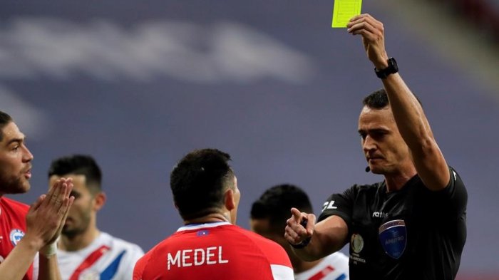 La Roja pidió formalmente la suspensión de Roldán por no cobrar penal ante Paraguay