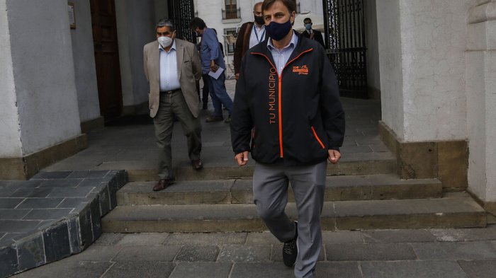 “A Puente Alto le entregaron 1.500 de las 32 mil que pedimos”: Codina aseguró que hay falta de stock de vacunas