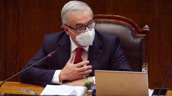 Ex ministro Mañalich aseguró que Chile está viviendo “un paréntesis con mucha incertidumbre” por la baja de casos