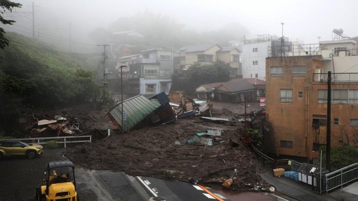 20 personas desaparecidas en Japón tras deslizamiento de tierra por lluvias